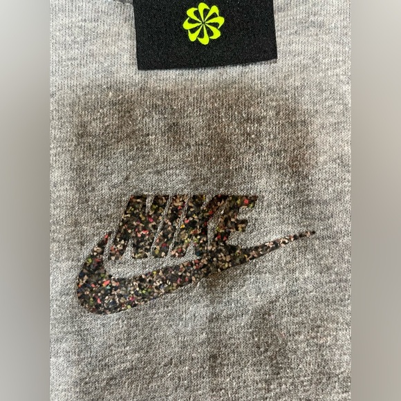 Nike Women’s Sportswear Crewneck Pullover Grey Activewear Size Medium - Picture 4 of 11